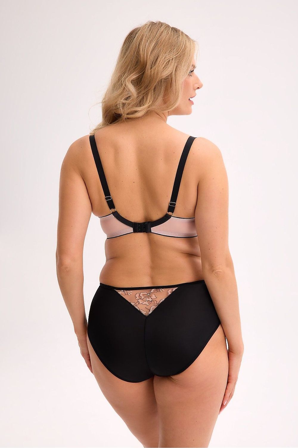  Semi-soft model 220485 Gaia 