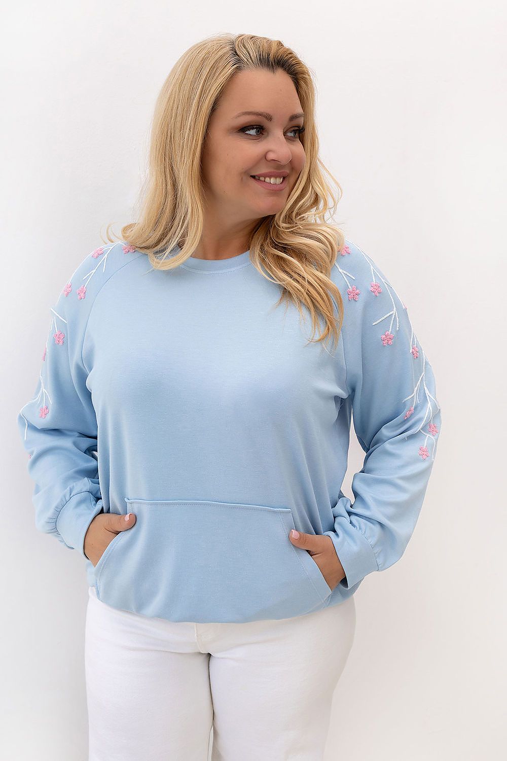  Plus size sweatshirt model 228059 Relevance 